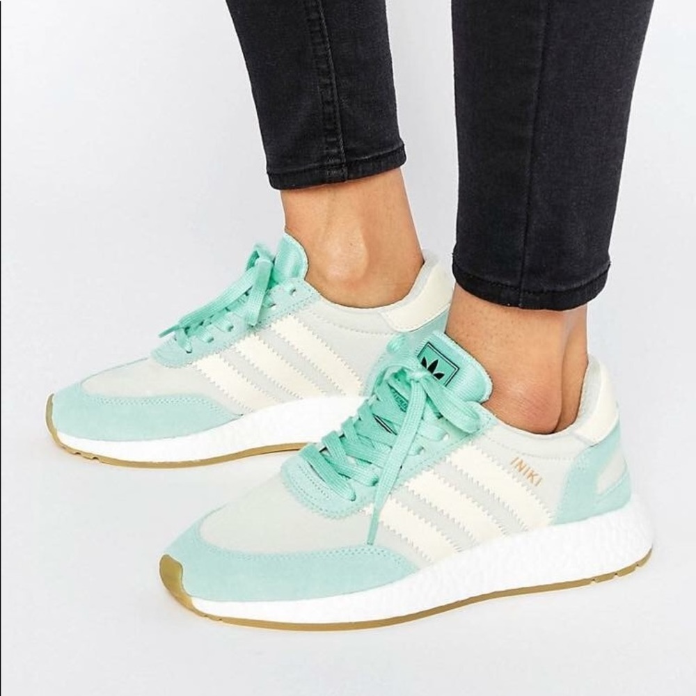 Adidas Iniki Runner